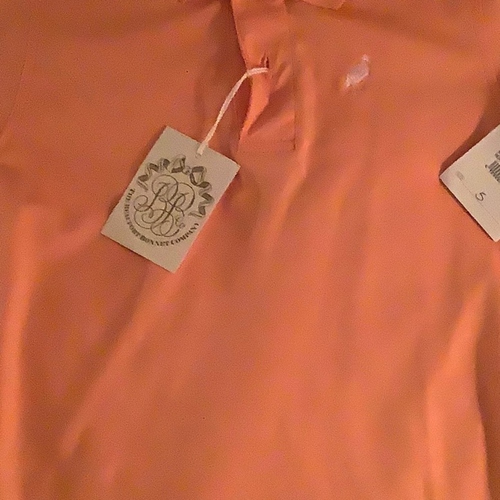 Prim and Proper Polo shirt salmón color